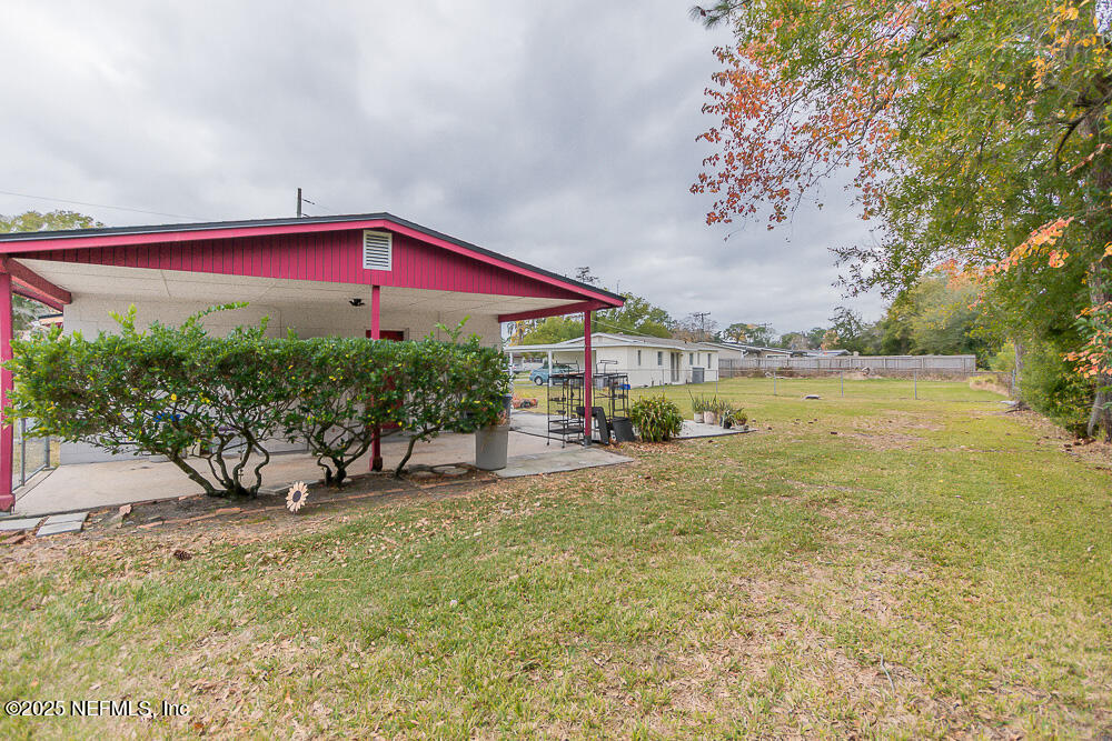4504 Barnes Road South Jacksonville, FL 32207 - Photo 25 of 28 Side Yard