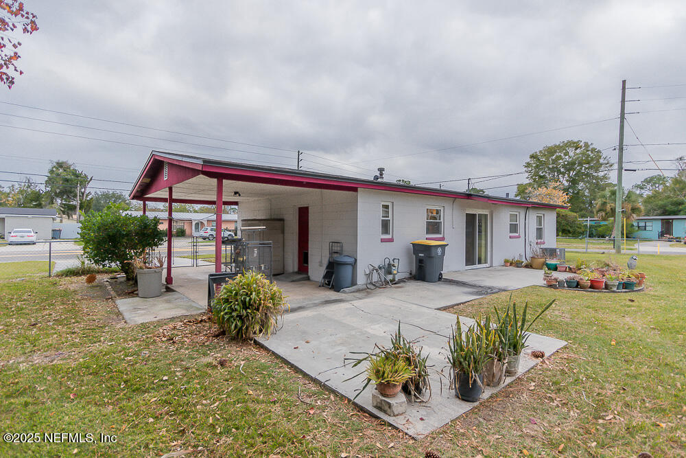 4504 Barnes Road South Jacksonville, FL 32207 - Photo 26 of 28 Back Area