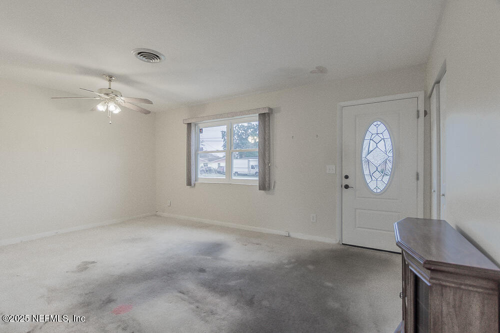 4504 Barnes Road South Jacksonville, FL 32207 - Photo 3 of 28 Living Room