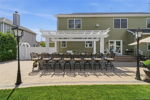 $2,150,000 | 27 Davison Place, Rockville Centre, NY 11570