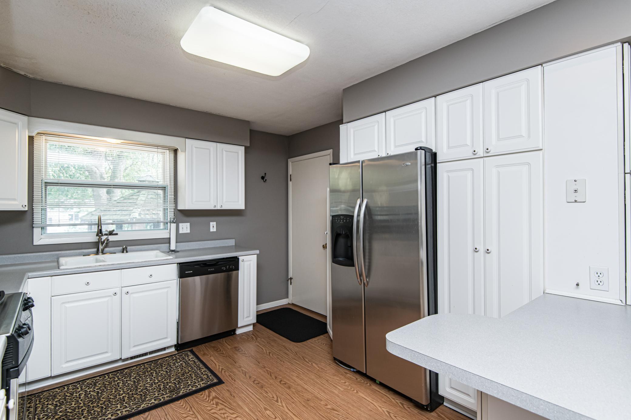 825 11 1/2 Street Southwest Rochester, MN 55902 - Photo 7 of 29 Gallery Image 7