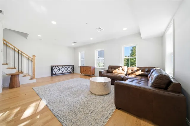 $690,000 | 50 North Payne Street, Unit 4, Quincy, MA 02169