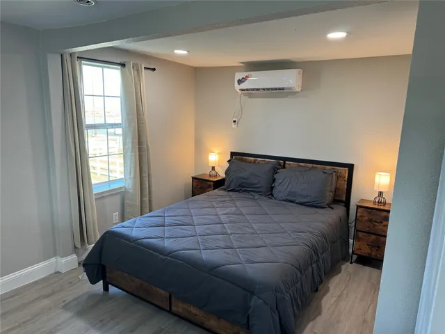 $975 | 5202 County Road 469, Brazoria, TX 77422