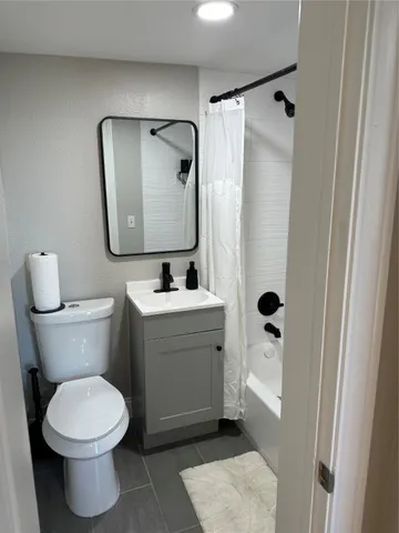 $975 | 5202 County Road 469, Brazoria, TX 77422