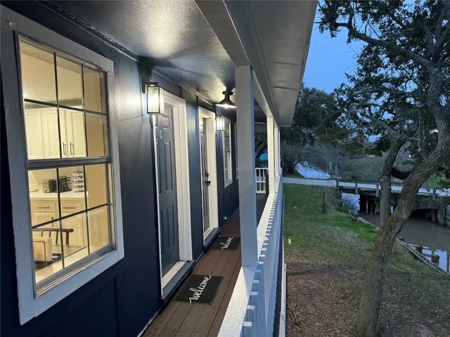 $975 | 5202 County Road 469, Brazoria, TX 77422