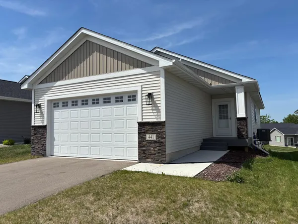 $399,777 | 441 Grant Avenue Southeast, Hutchinson, MN 55350