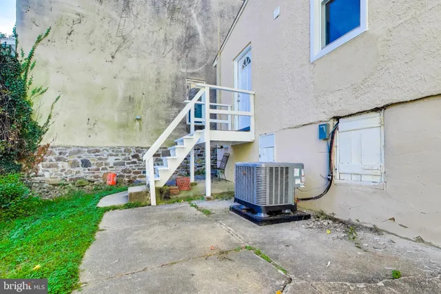 a view of outdoor space yard and deck