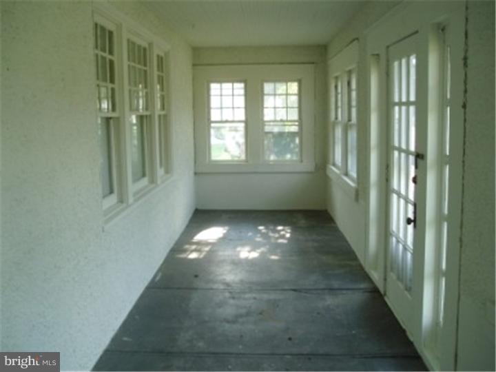 519 Crown Point Road Westville, NJ 08093 - Photo 6 of 24 Gallery Image 6