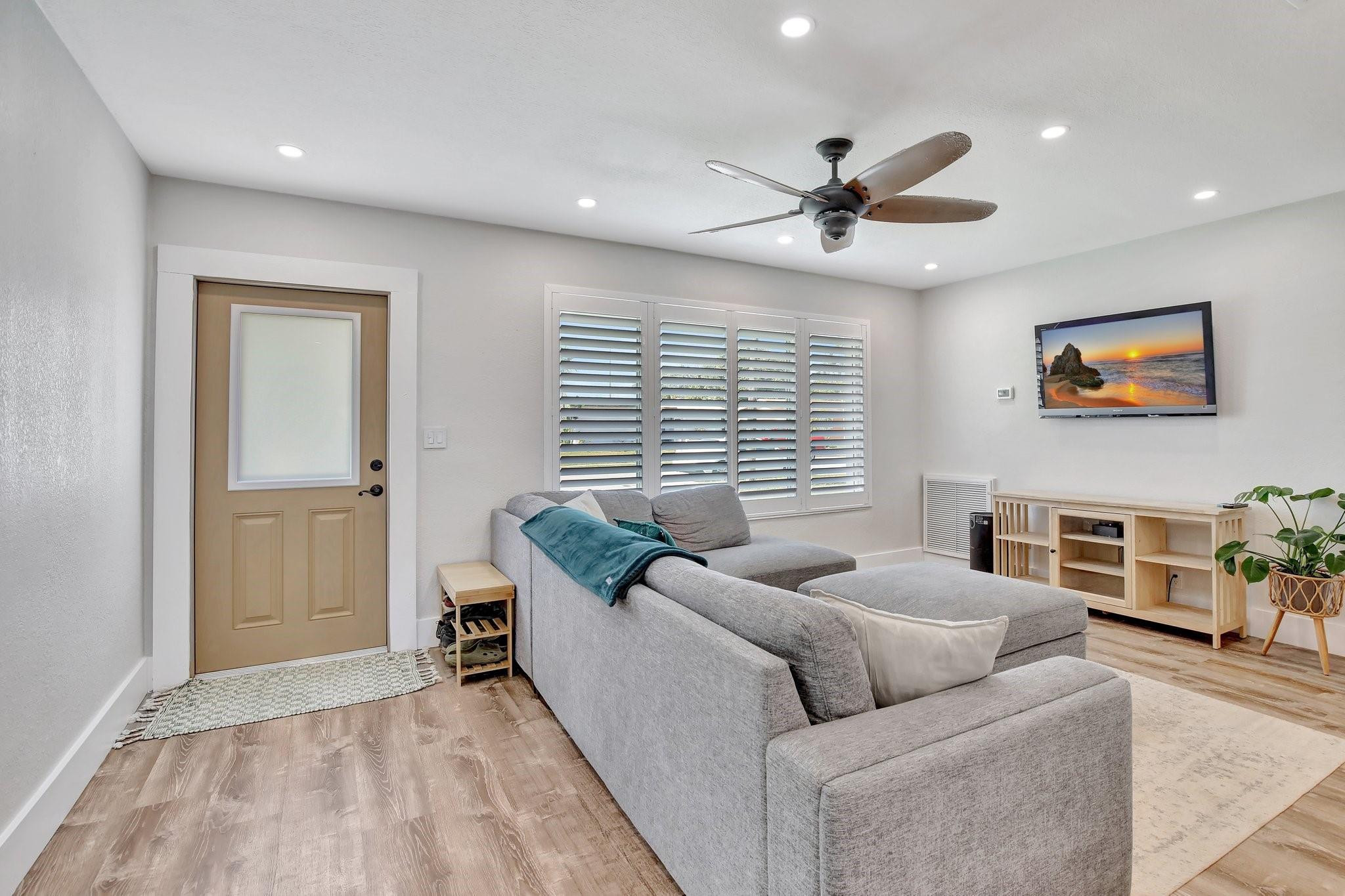 6321 Raleigh Street Hollywood, FL 33024 - Photo 6 of 29 Photo 6