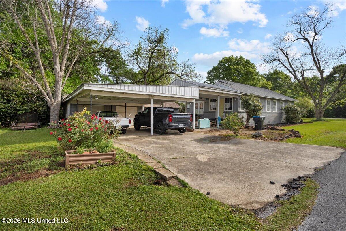 172 Holmes Street Lucedale, MS 39452 - Photo 3 of 37 34-HJ0A7106