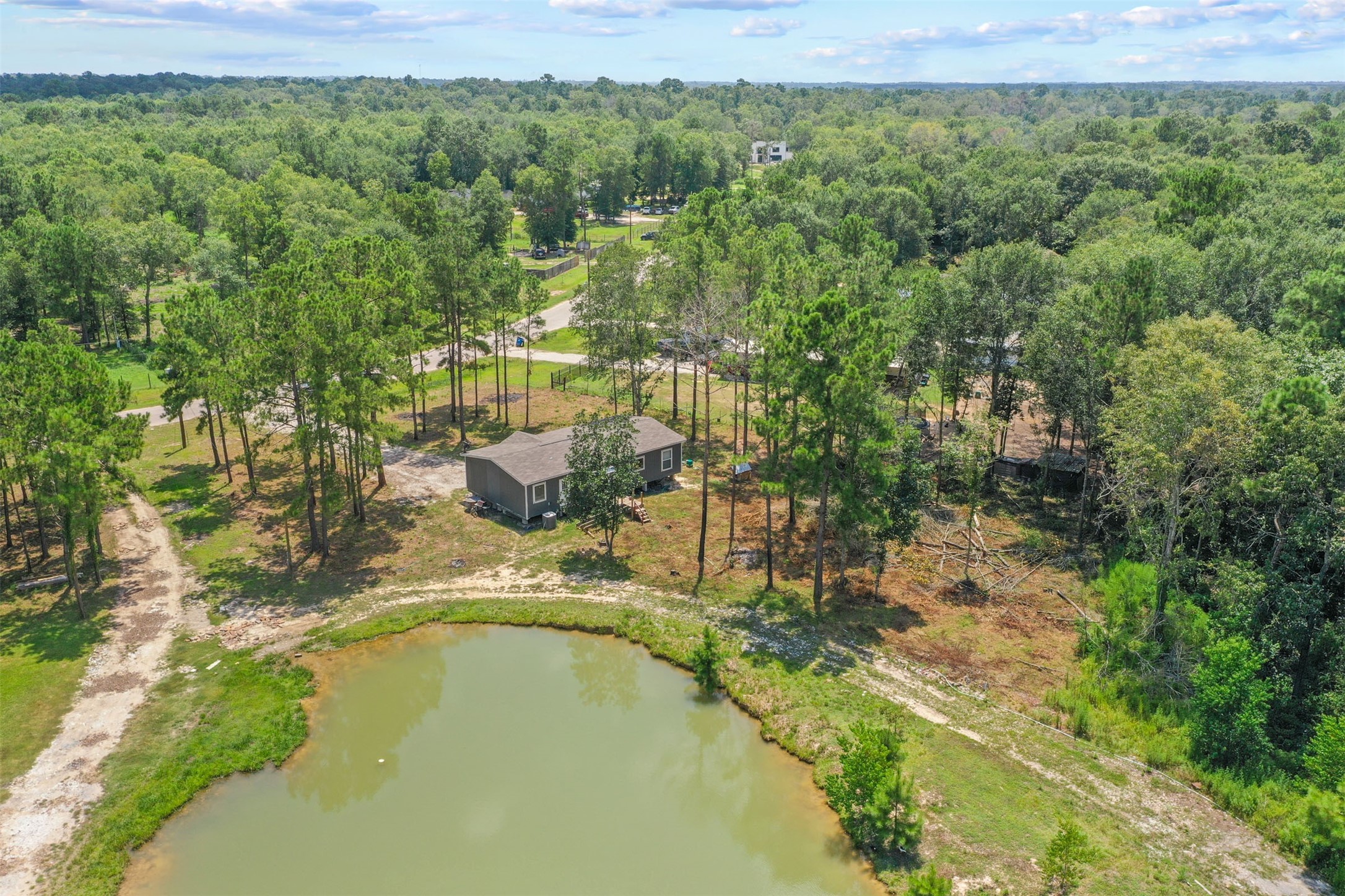 404 County Road 3295 Cleveland, TX 77327 - Photo 5 of 45