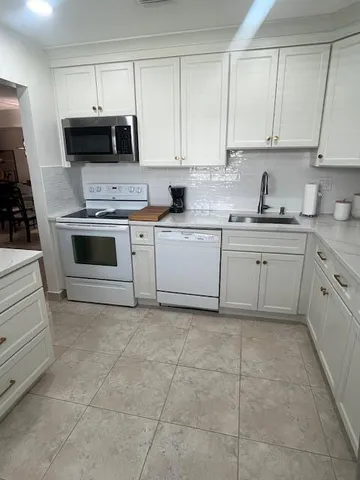 $1,500 | 27 Capri A, Unit A, Delray Beach, FL 33484