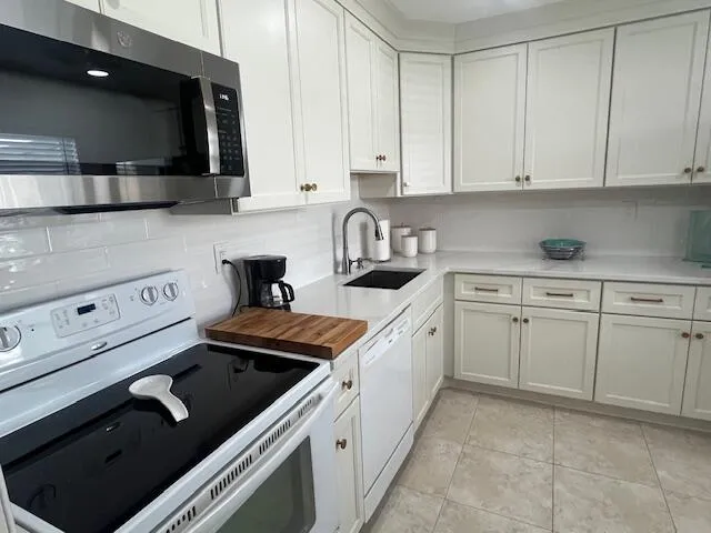 $1,500 | 27 Capri A, Unit A, Delray Beach, FL 33484