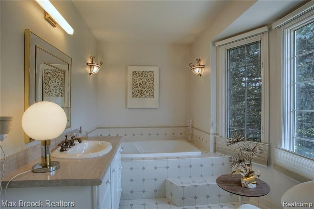 30755 Country Ridge Circle Farmington Hills, MI 48331 - Photo 25 of 42