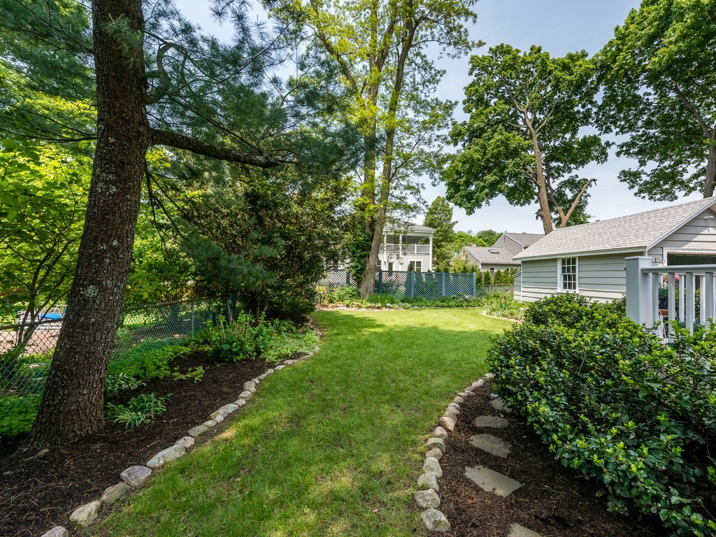 31 Hinckley Road Newton, MA 02468 - Photo 15 of 22