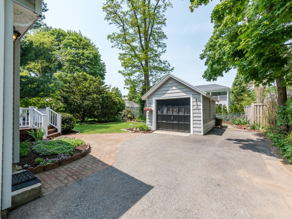 31 Hinckley Road Newton, MA 02468 - Photo 17 of 22