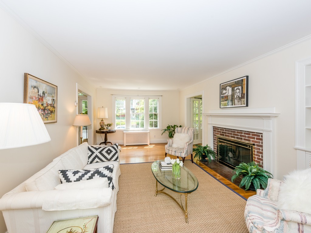 31 Hinckley Road Newton, MA 02468 - Photo 2 of 22