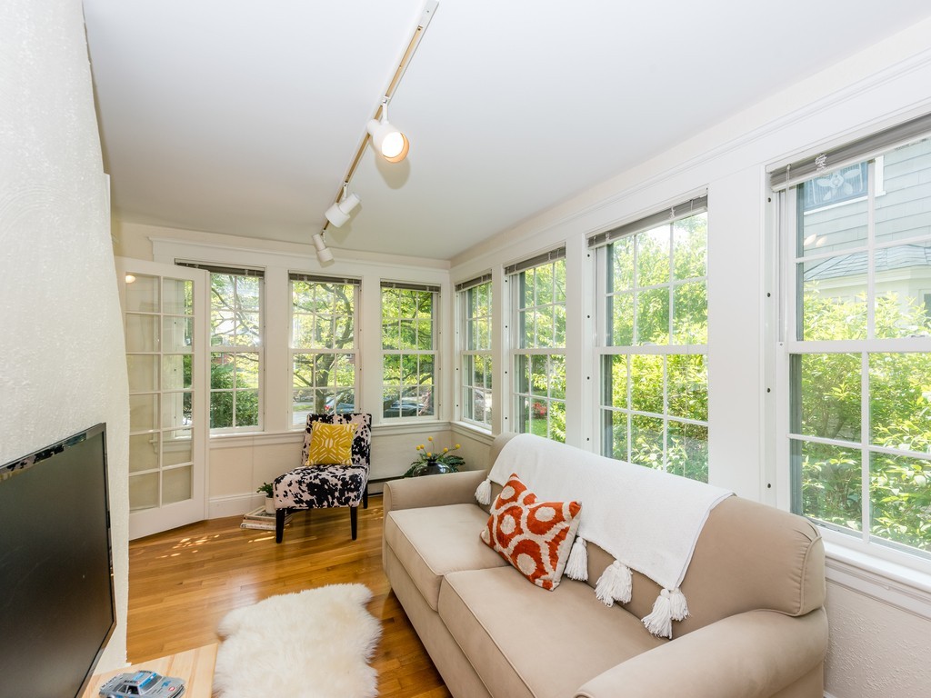31 Hinckley Road Newton, MA 02468 - Photo 4 of 22