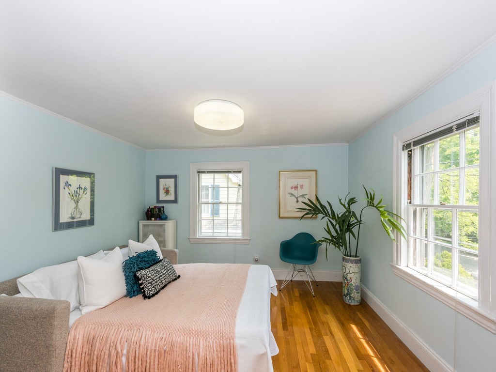 31 Hinckley Road Newton, MA 02468 - Photo 9 of 22