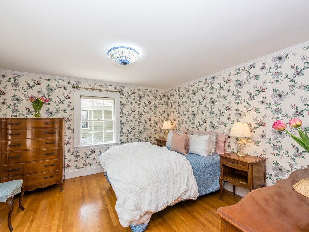 31 Hinckley Road Newton, MA 02468 - Photo 10 of 22