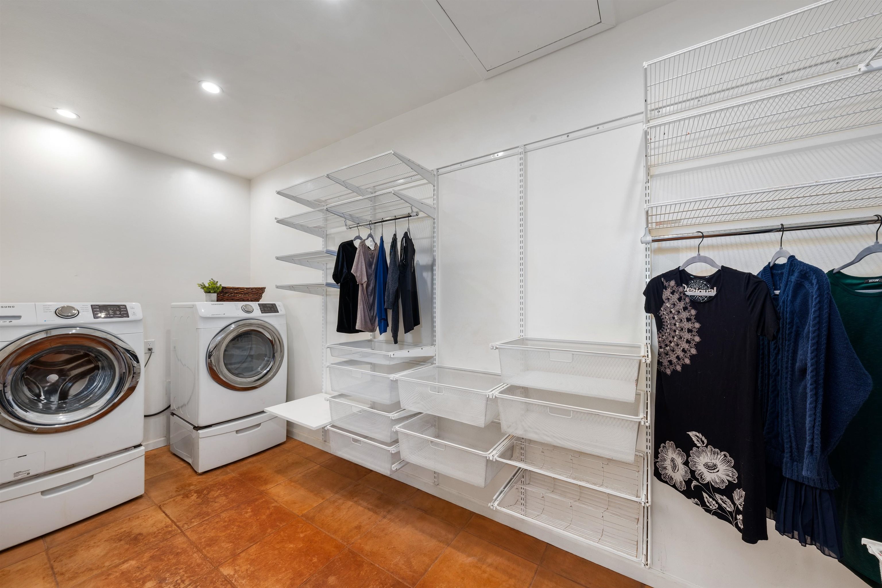 3820 Kalua Koi Road Maunaloa, HI 96770 - Photo 14 of 46 a utility room with sink dryer and washer