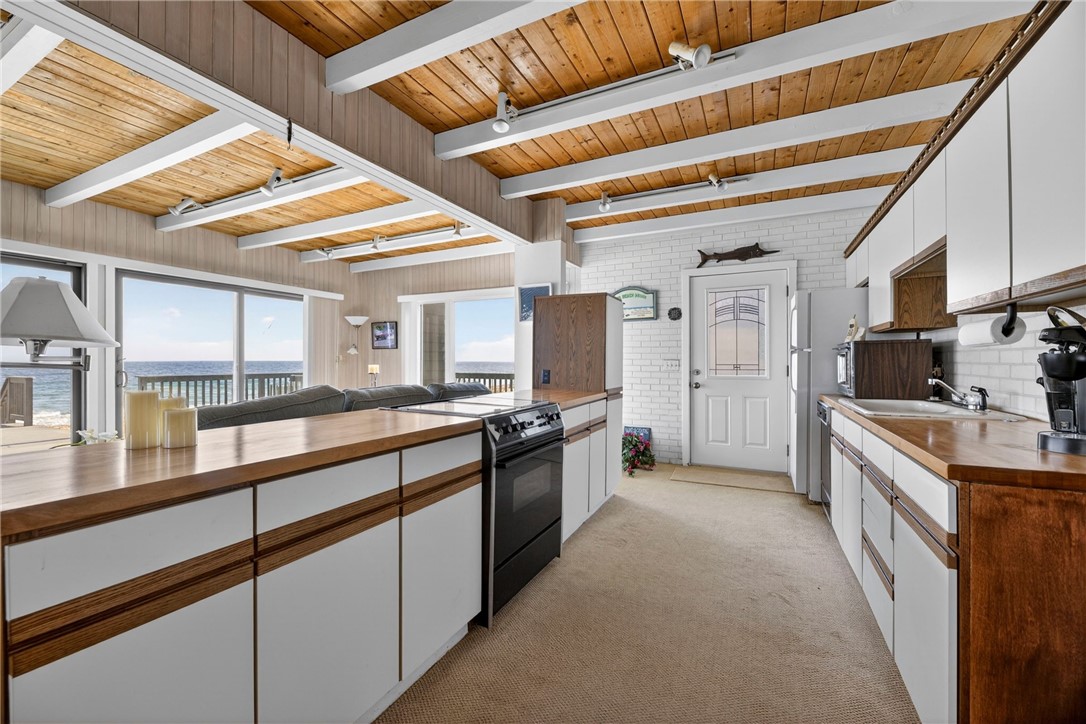 115 Atlantic Avenue Westerly, RI 02891 - Photo 15 of 44