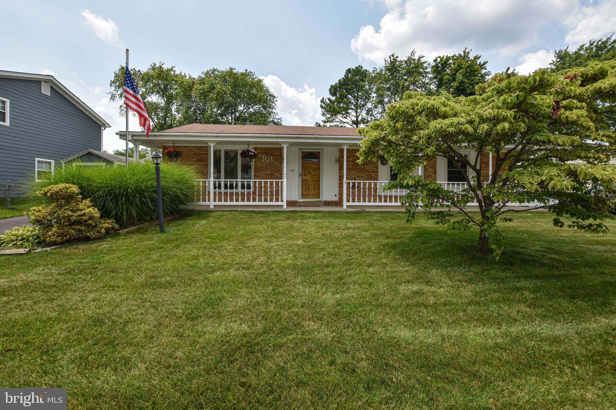 301 South Kennedy Road Sterling, VA 20164 - Photo 2 of 36 Gallery Image 2