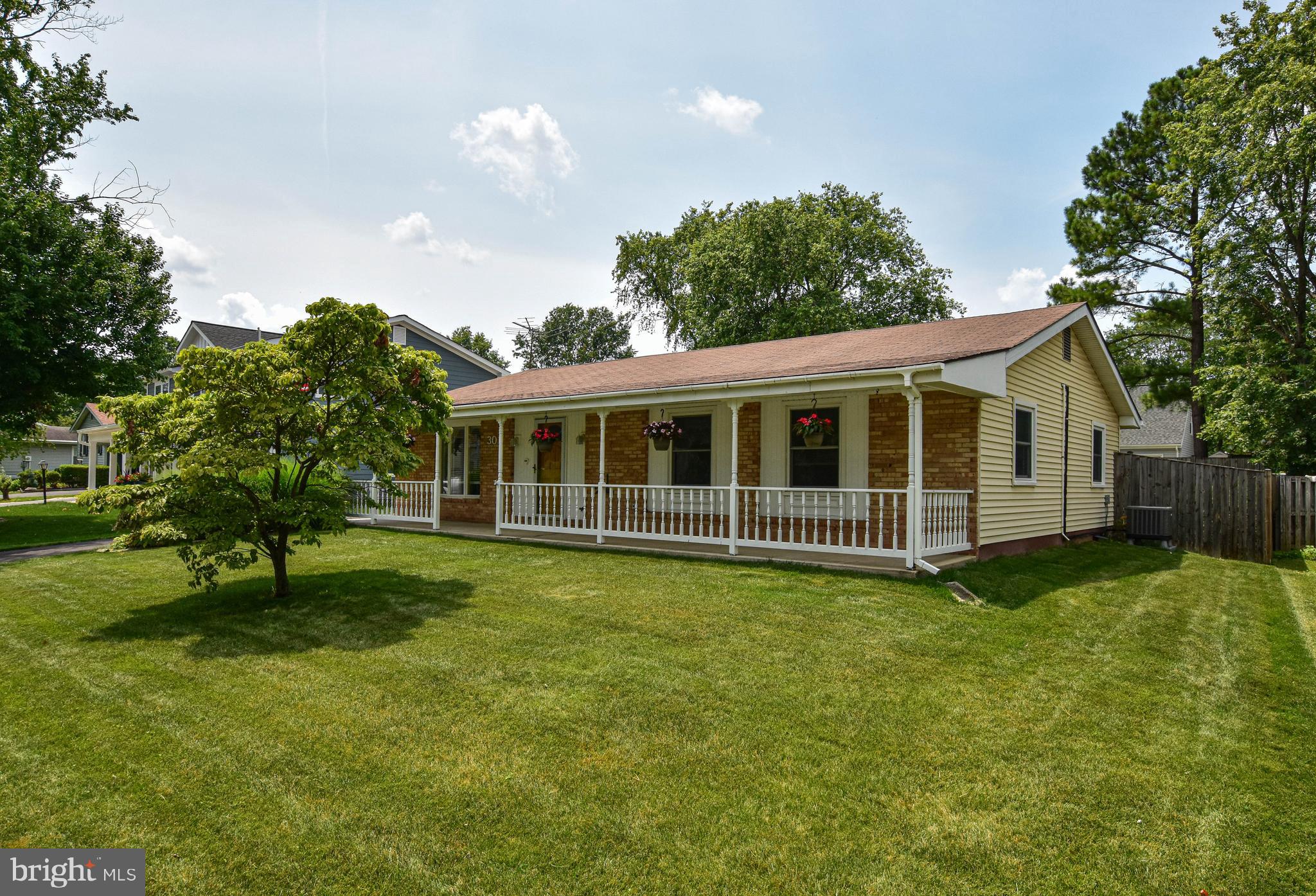 301 South Kennedy Road Sterling, VA 20164 - Photo 3 of 36 Gallery Image 3