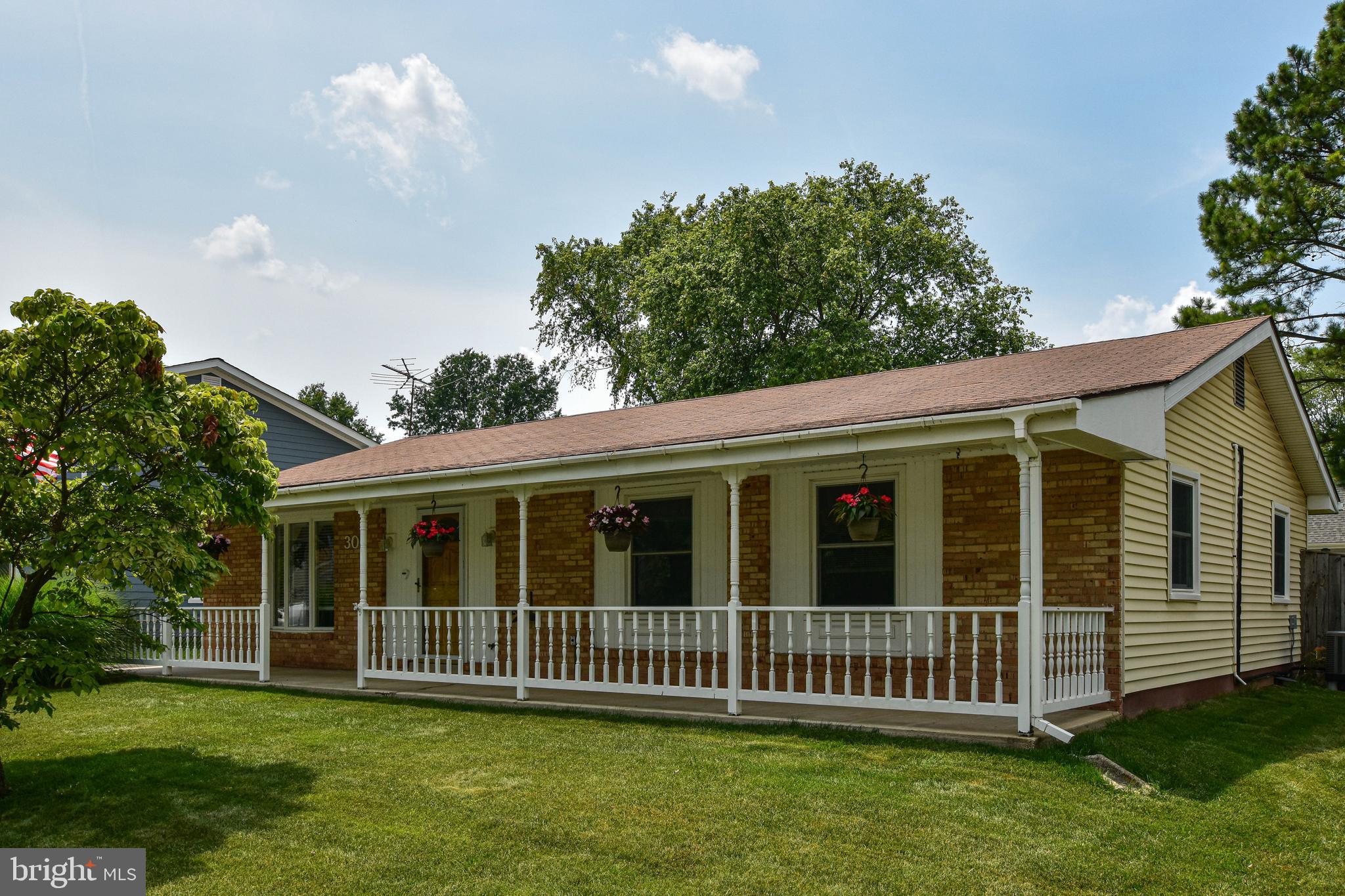 301 South Kennedy Road Sterling, VA 20164 - Photo 4 of 36 Gallery Image 4