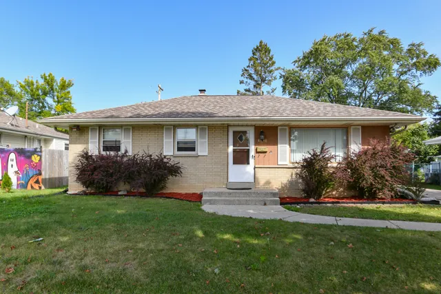 $194,900 | 8638 West Lynx Avenue, Milwaukee, WI 53225