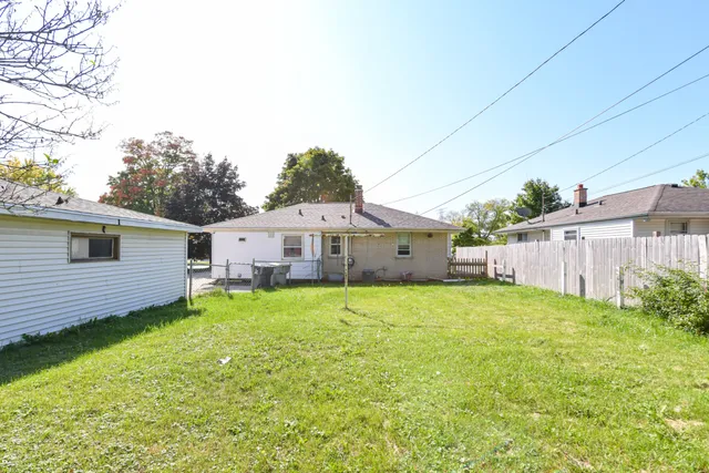 $194,900 | 8638 West Lynx Avenue, Milwaukee, WI 53225