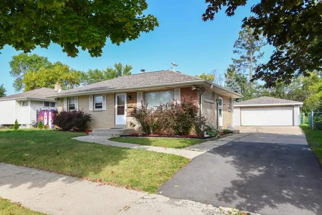 $194,900 | 8638 West Lynx Avenue, Milwaukee, WI 53225