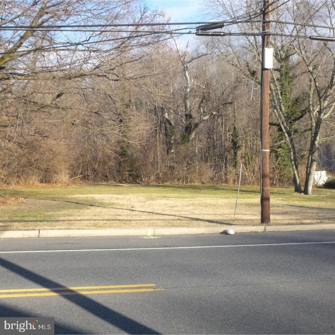 504 Glassboro Road Woodbury Heights, NJ 08097 - Photo 3 of 4 a view of a bathtub in a room