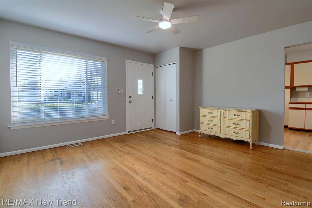 2715 Kenmore Road Berkley, MI 48072 - Photo 5 of 24 Gallery Image 5