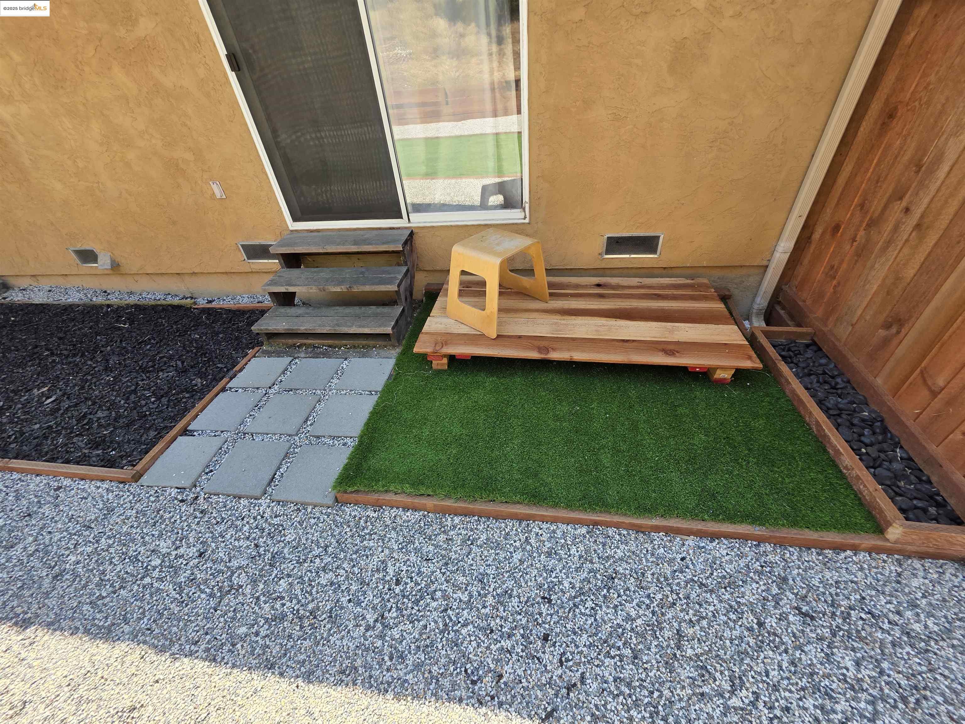 136 Evergreen Way Vallejo, CA 94591 - Photo 36 of 51 a backyard of a house with seating space