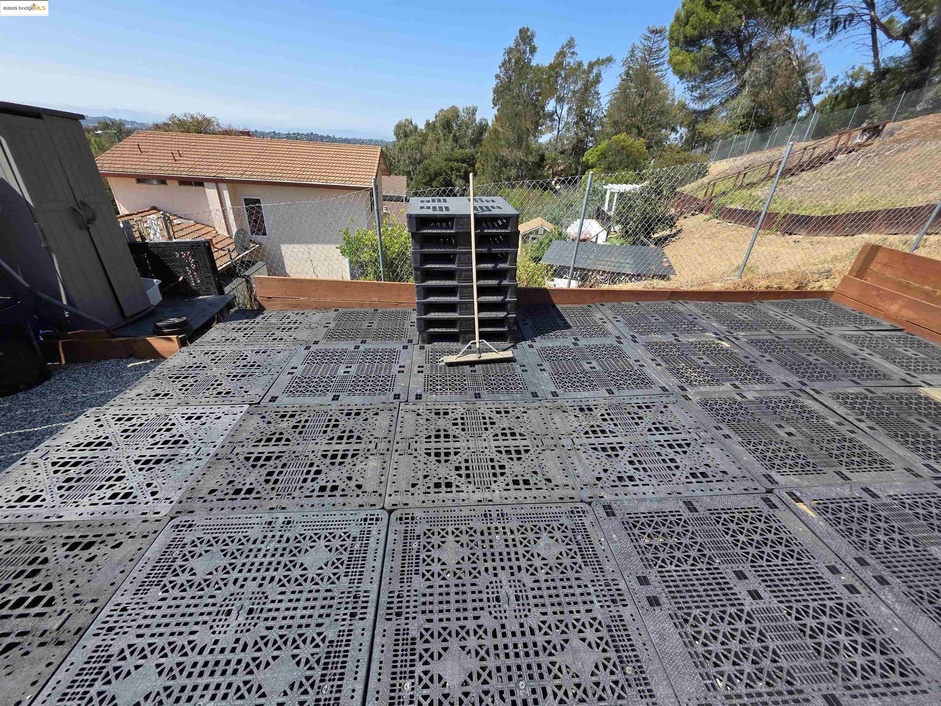 136 Evergreen Way Vallejo, CA 94591 - Photo 41 of 51 a backyard of a house