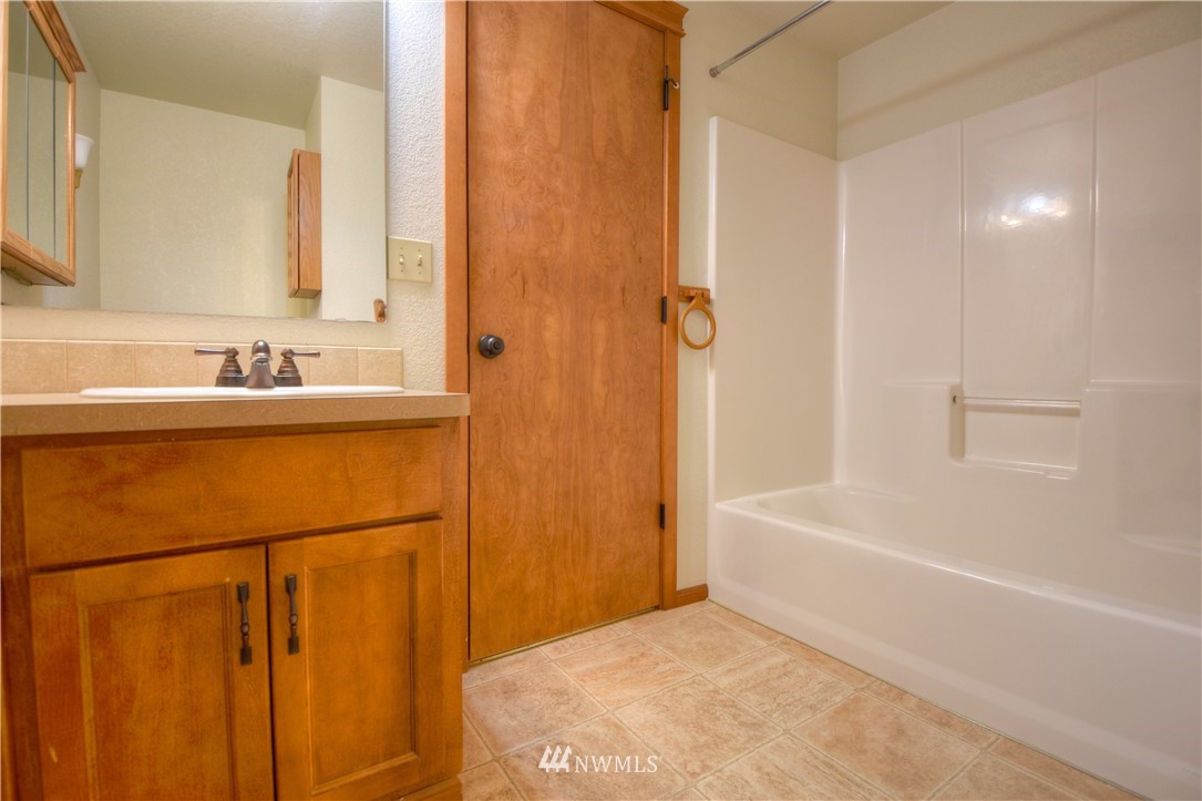 6108 189th Loop Southwest Rochester, WA 98579 - Photo 12 of 24