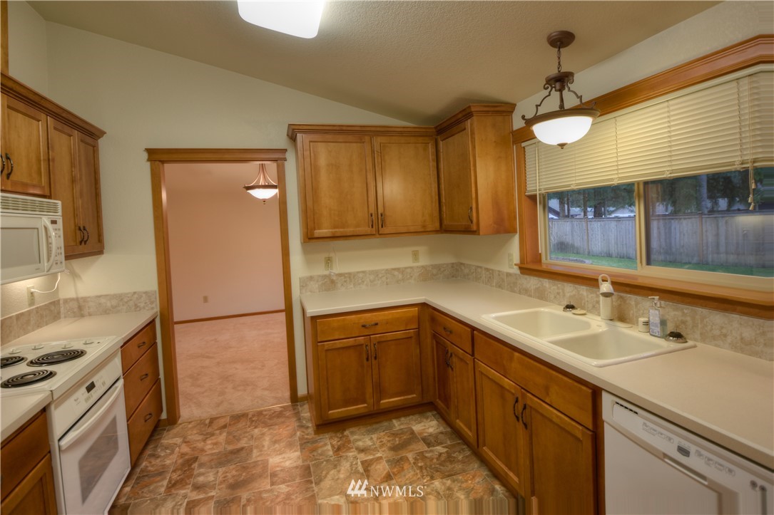6108 189th Loop Southwest Rochester, WA 98579 - Photo 9 of 24