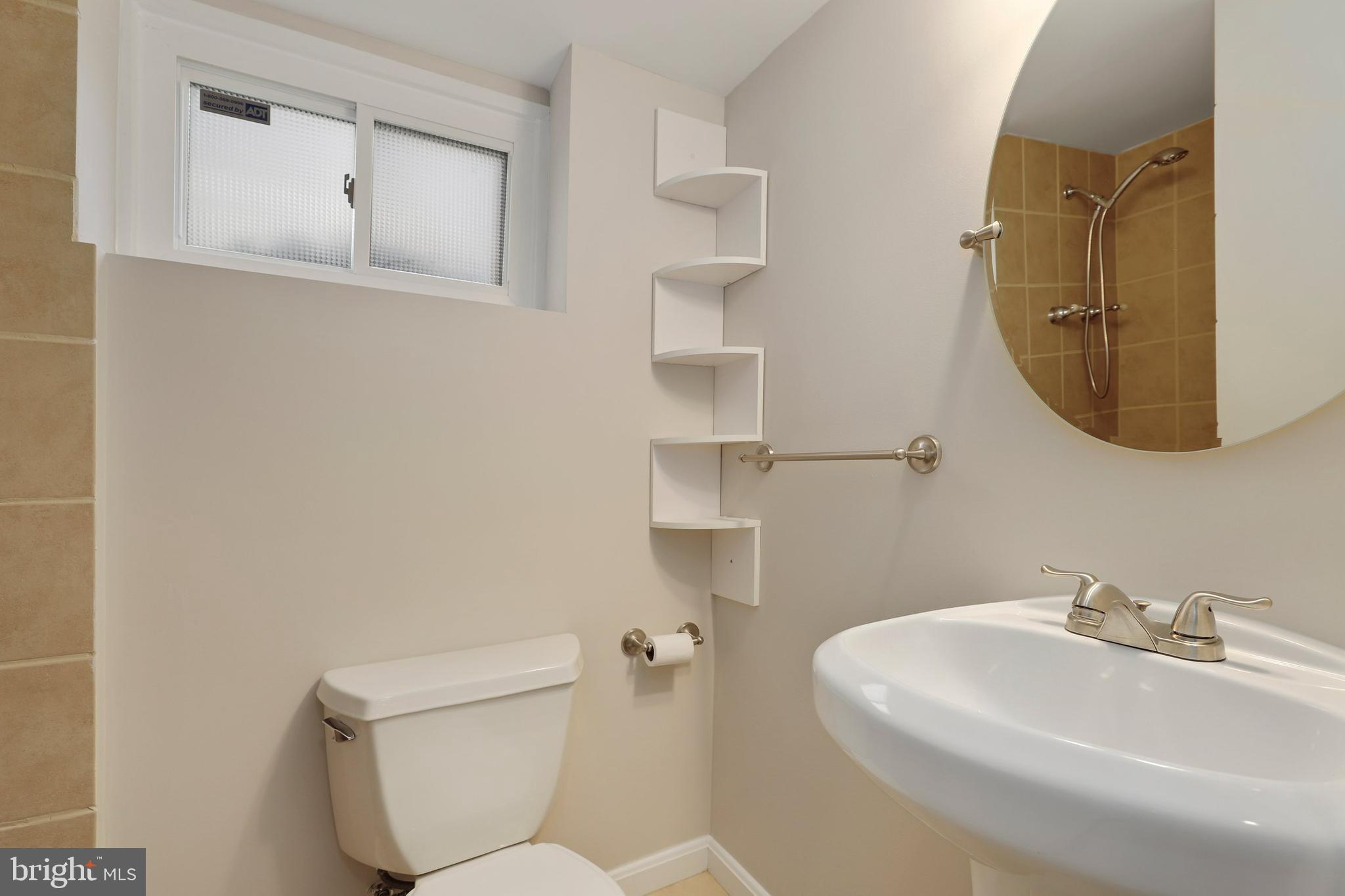 1406 North Glebe Road Arlington, VA 22207 - Photo 33 of 38