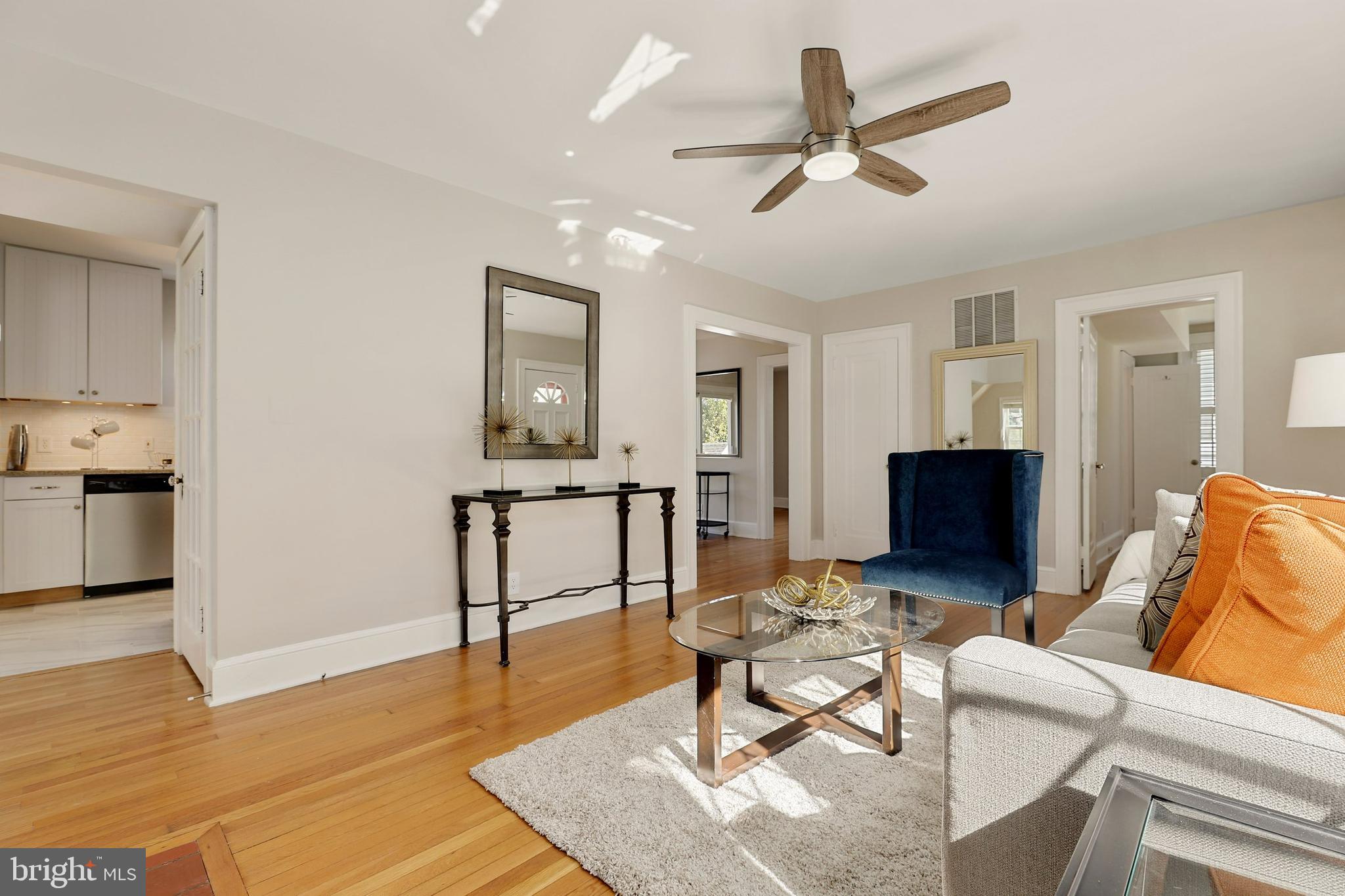 1406 North Glebe Road Arlington, VA 22207 - Photo 5 of 38