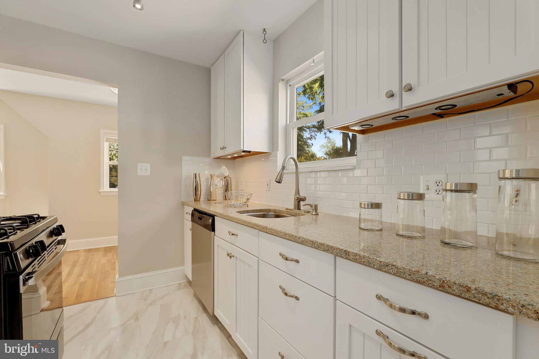 1406 North Glebe Road Arlington, VA 22207 - Photo 8 of 38