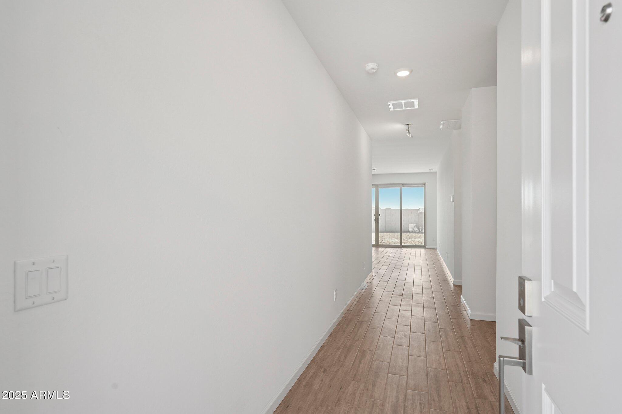8-web-or-mls-W Bajada Rd-S2409-008