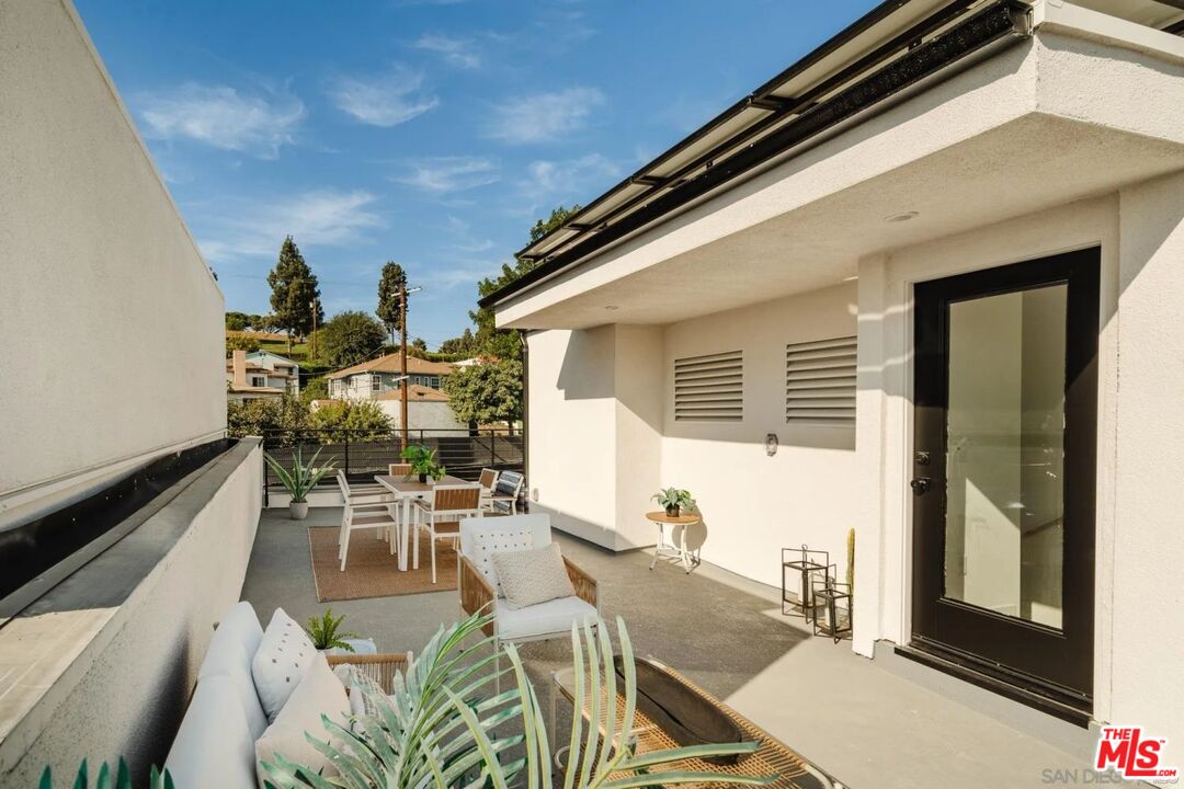 3863 North Riley Lane Los Angeles, CA 90065 - Photo 14 of 17
