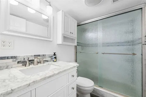 $659,900 | 14900 Gulf Boulevard, Unit 304, Madeira Beach, FL 33708