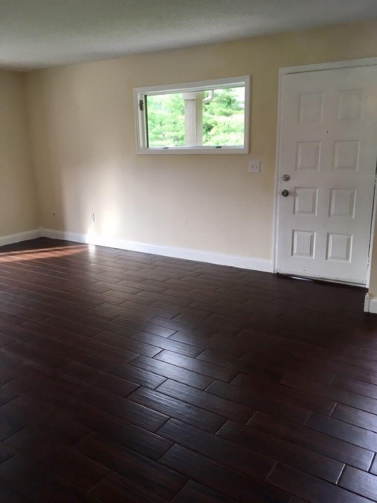 184 Quail Run, Unit 184 Bristol, VA 24201 - Photo 4 of 24 IMG_0735