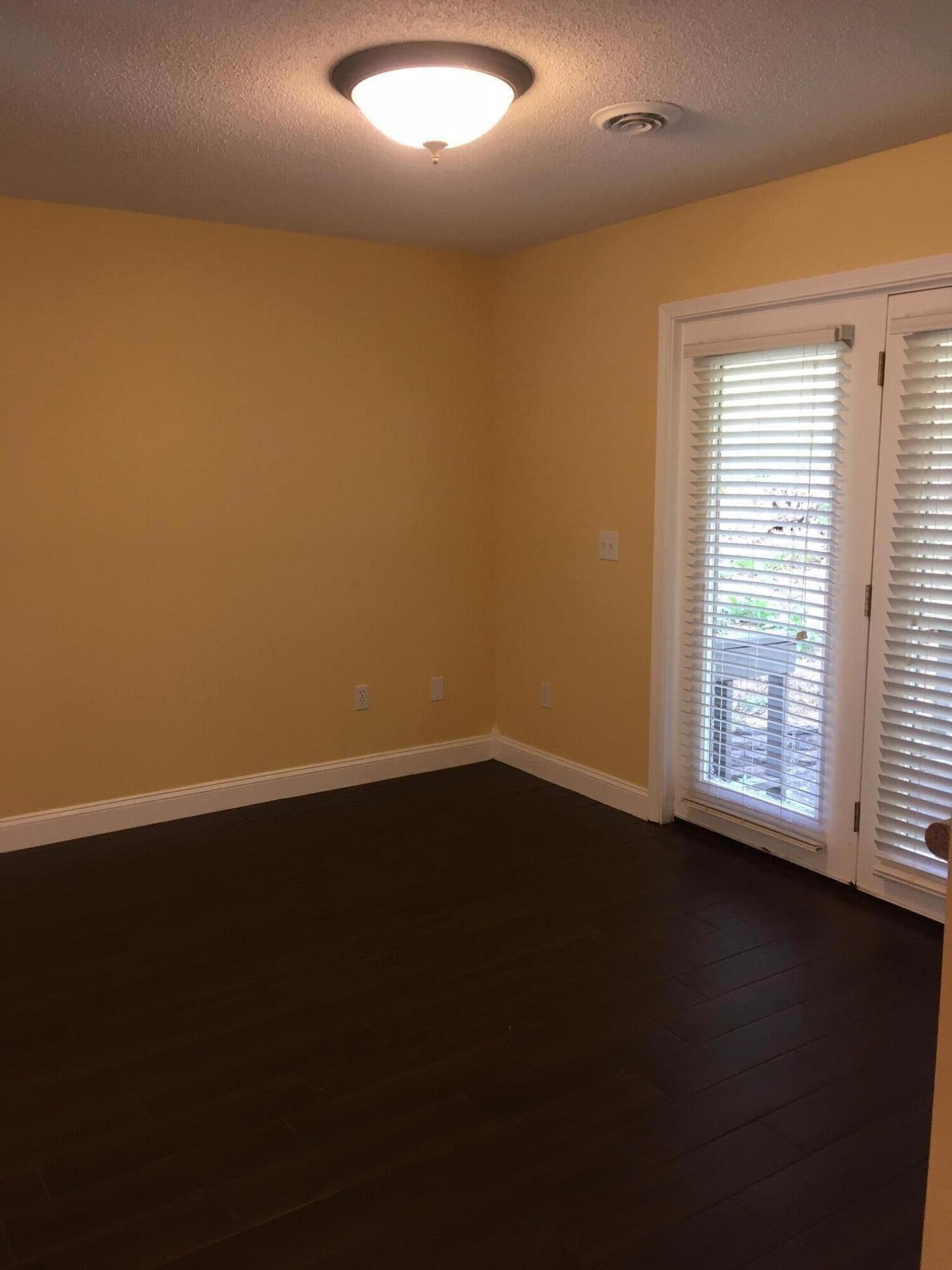 184 Quail Run, Unit 184 Bristol, VA 24201 - Photo 6 of 24 IMG_0773