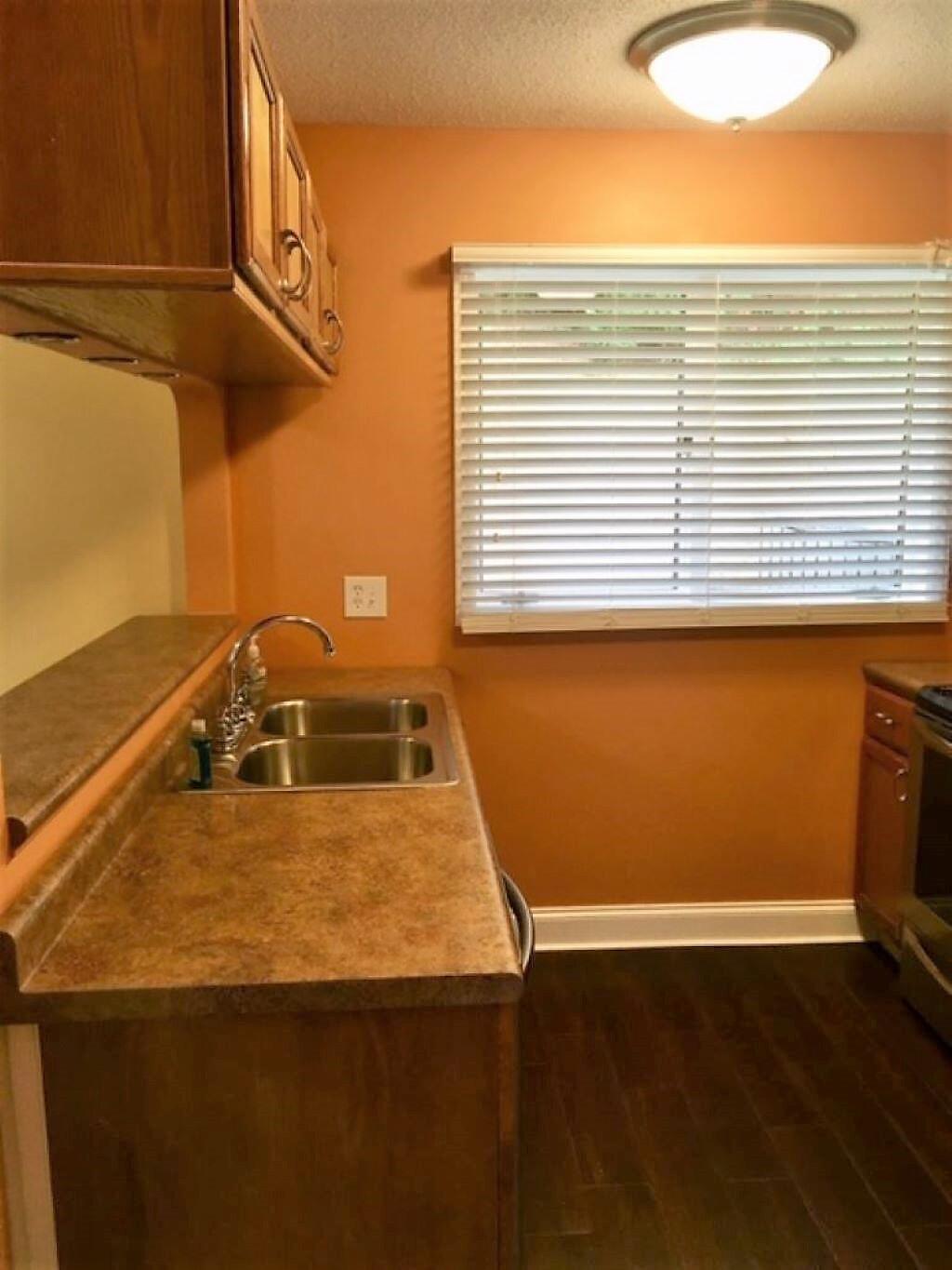 184 Quail Run, Unit 184 Bristol, VA 24201 - Photo 8 of 24 IMG_0740