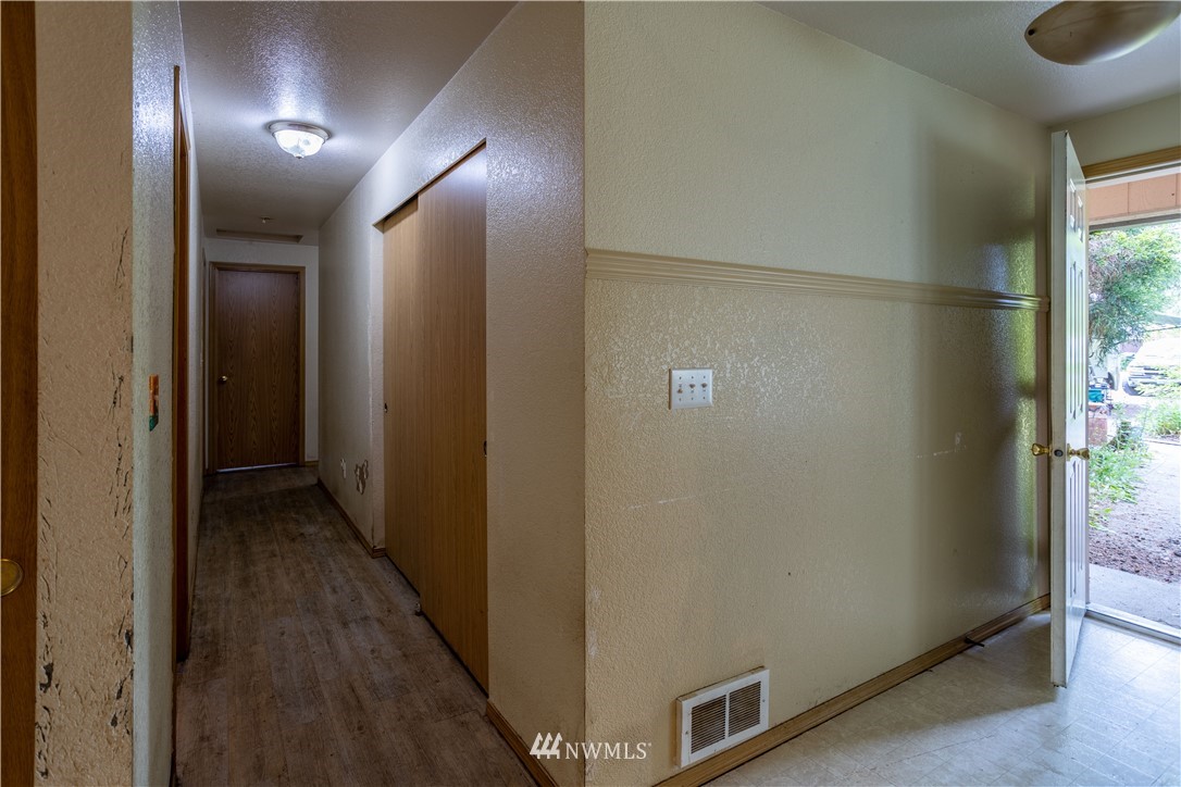 7048 187th Avenue Southwest Rochester, WA 98579 - Photo 14 of 29