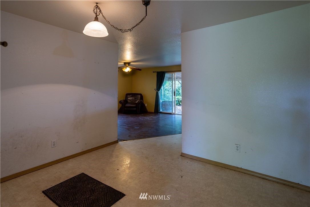 7048 187th Avenue Southwest Rochester, WA 98579 - Photo 3 of 29
