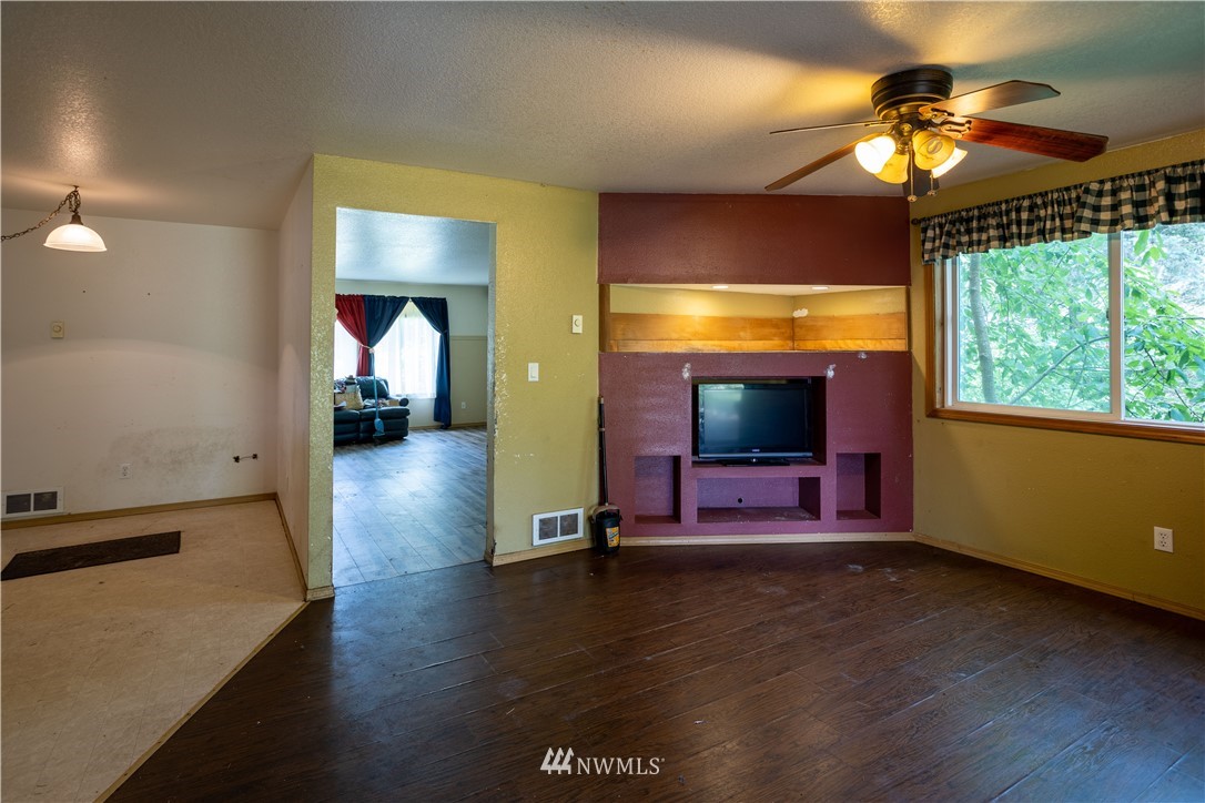 7048 187th Avenue Southwest Rochester, WA 98579 - Photo 9 of 29